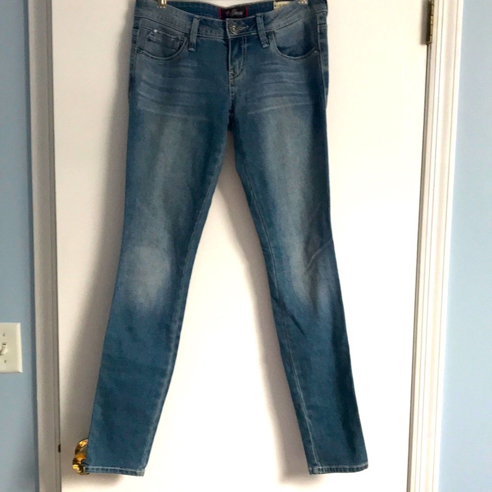 Guess Factory low rice jegging, size US27